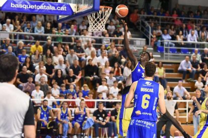 El CB Salou regna al Serrallo i s'emporta el primer derbi (71-89)