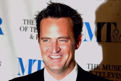 Fotografía de archivo del actor Matthew Perry durante una alfombra roja en Beverly Hills (EE.UU.).