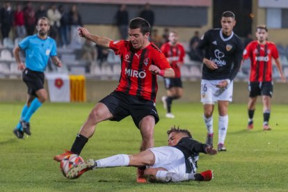 El Reus i la Pobla van completar un derbi en el qual la intensitat va anar en augment.