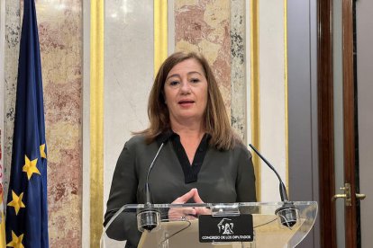 La presidenta del Congrés, Francina Armengol, anunciant la data del debat d'investidura de Pedro Sánchez.