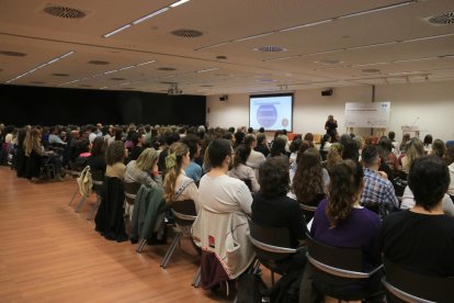 Més de 200 professionals s'han reunit a Reus per debatre sobre l'encaix dels programes de salut mental.