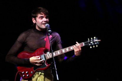 El cantant Eloi Duran a la final del Sona9 a la sala Luz de Gas.