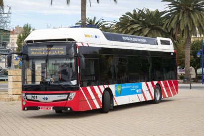 Imatge d'un dels nous autobusos d'hidrogen verd de l'EMT.