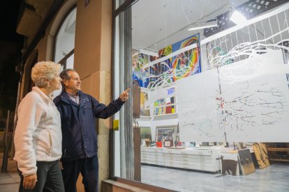 Albert Macaya és l'Artista Convidat de la Galeria Antoni Pinyol de Reus.