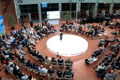 Participantes en la Asamblea Ciudadana por el Clima de Cataluña, en el Campus de la Ciutadella de la Universidad Pompeu Fabra.