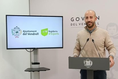 El regidor d'Instal·lacions Esportives, Àlex Barrera, ha explicat avui que les taxes vinculades a l'ús i la prestació de serveis de caràcter esportiu s'actualitzenEl regidor d'Instal·lacions Esportives, Àlex Barrera, ha explicat avui que les taxes vinculades a l'ús i la prestació de serveis de caràcter esportiu s'actualitzen.