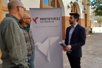 El regidor de Joventut de l'Ajuntament de Reus, Daniel Marcos, en la presentació del projecte Prototip[s].