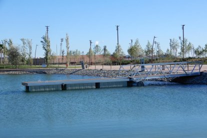 La futura guingueta es col·locarà a la part esquerra del llac, on hi ha un dels embarcadors, a tocar del nou camp de rugbi que s'està construint a l'Anella Mediterrània