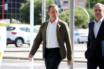 El expresidente del FC Barcelona Sandro Rosell en la entrada a los juzgados de Madrid.