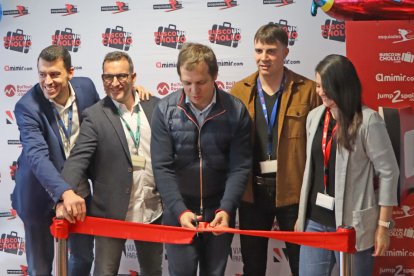 Los responsables de Viajes Para Ti, en la inauguración de los nuevos espacios, con los cuales ahora suman 1.000 m2.