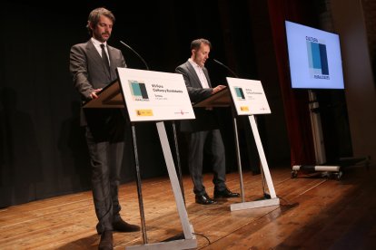 El ministre de Cultura, Ernest Urtasun, compareix amb l'alcalde de Tortosa, Jordi Jordan.