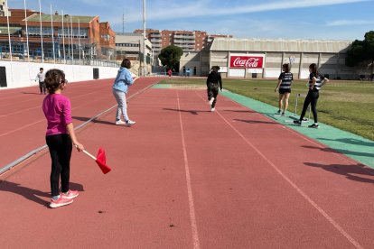 Jornada d’esport inclusiu amb la secció d’atletisme del Ploms i Supera’t el passat dissabte 16 de març.