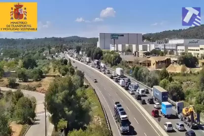 Retencions a l'AP-7 entre el Vendrell i la Pobla de Montornès en sentit Tarragona.