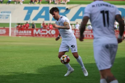 El capità del Nàstic, Joan Oriol, durant el partit contra el Tarazona del darrer diumenge.