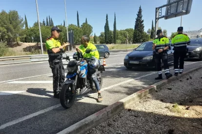 Imatge del motorista detingut a l'N-340 al Vendrell.