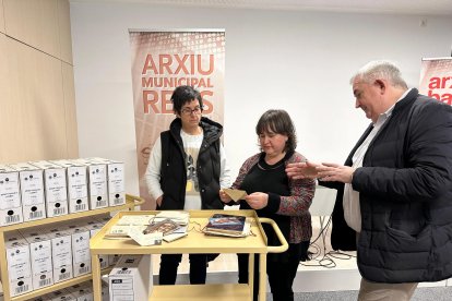 Cessió dels documents del comercial reusenc Josep Huguet Llobet.