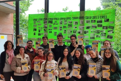 L’alumnat del cicle formatiu de l’Institut Vidal i Barraquer durant la presentació de la ruta.