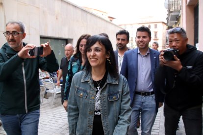 La líder d'Aliança Catalana, Sílvia Orriols, arriba a la seu del partit a Ripoll.