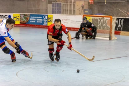 Sergi Aragonès durant un partit del Reus Deportiu aquesta temporada.