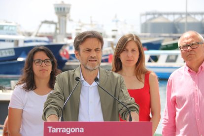 El candidat dels Comuns a les eleccions europees, Jaume Asens, durant un acte de campanya electoral al Port de Tarragona.