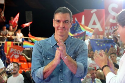 Pedro Sánchez durante el acto de clausura de la campaña del 9-J, en Fuenlabrada