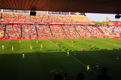 Comença el partit entre Nàstic i Ceuta.