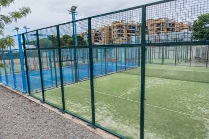 Fotografia de les pistes de pàdel del Ploms, que seran traslladades a una nova ubicació