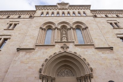 Imatge de la façana del Seminari, edifici que acollirà la futura residència.