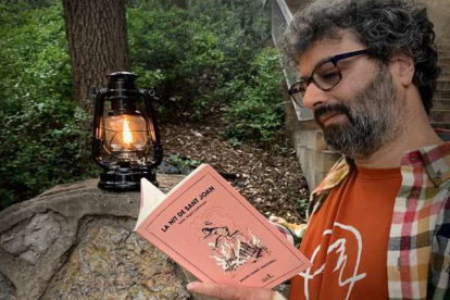 Amadeu Carbó i Martorell és educador social, folklorista i gestor cultural.