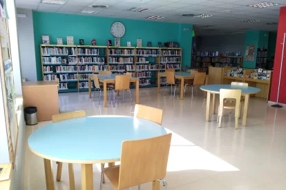 Interior de la biblioteca de Constantí.