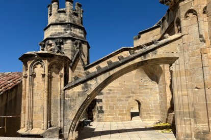 Arbotant i elements gòtics de la coberta de l'absis de la Catedral de Tortosa.