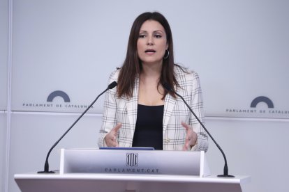 La diputada del PPC Lorena Roldán en roda de premsa aquest dimarts.