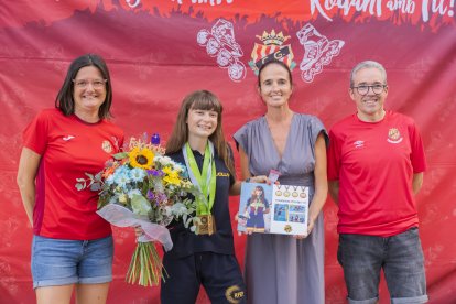 Imatge de l'acte de rebuda a la tricampiona Carla Plana.