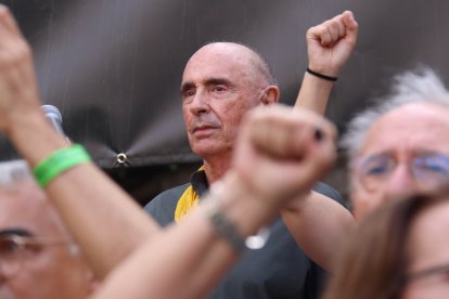 El president de l'ANC, Lluís Llach, durant la manifestació per reclamar l'aplicació total de l'amnistia d'aquest dissabte.