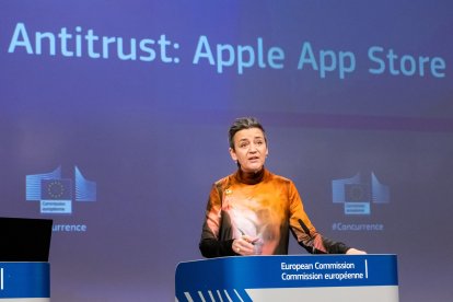 La vicepresidenta executiva de la Comissió Europea, Margrethe Vestager, durant la roda de premsa en què ha anunciat la primera multa de la UE a Apple.