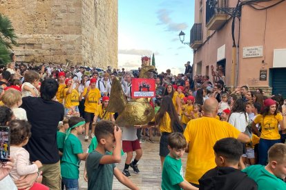 Imatge de l'Aligueta ballant durant la Baixadeta.