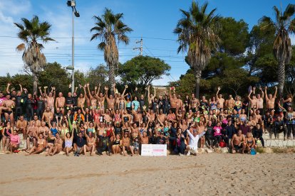 Participants de la 3a travessia solidària Oncoswim Tarragona.