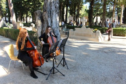 El dia 1, els visitants seran rebuts per la música d’un duet de violoncels.