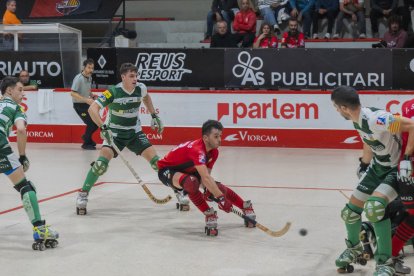 El jugador del Reus Deportiu, Martí Casas, en una de les accions del partit.