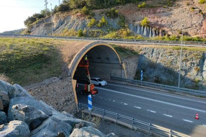 Trabajos de mantenimiento preventivo en el túnel de la N-420.