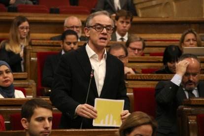 El líder del grup d'ERC, Josep Maria Jové, al ple del Parlament.