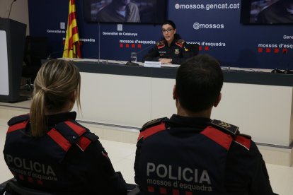 Montserrat Escudé, portaveu del cos dels Mossos, en la roda de premsa d'aquest divendres.