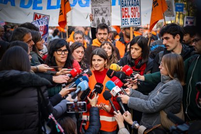 Carme Arcarazo, del Sindicat de Llogateres, durant la manifestació a Barcelona