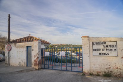 L’Ajuntament ha informat que el dipòsit municipal de vehicles es traslladarà al PP13, a tocar de Campclar.