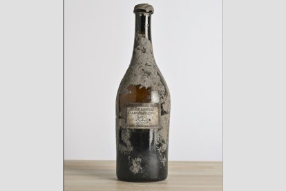 Imagen de la botella de Chartreuse de 180 años.