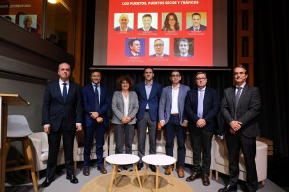 Imagen de los representantes de las instituciones implicadas en la jornada ‘El estado logístico de Madrid’.