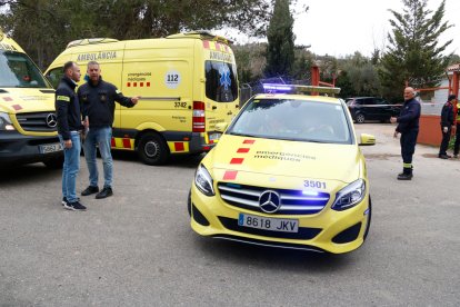 Imatge dels vehicles del SEM el dia del sinistre de Pirotècnia Catalana, a Vimbodí i Poblet.