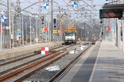 Imagen de las obras que se llevan a cabo a la estación de Sant Vicenç de Calders
