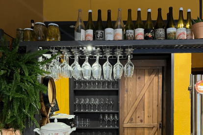 Imatge de la barra del bar Al Padrí, a Tarragona.