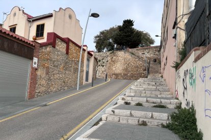 Foto de la Bajada de la Beneficencia donde proponen el ascensor y las escaleras mecánicas.